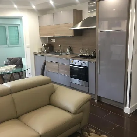 2pc Design In Posizione Ottima * Mentona